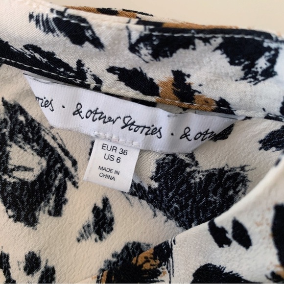 & Other Stories Button Back Top 6 Leopard Print - Picture 4 of 7